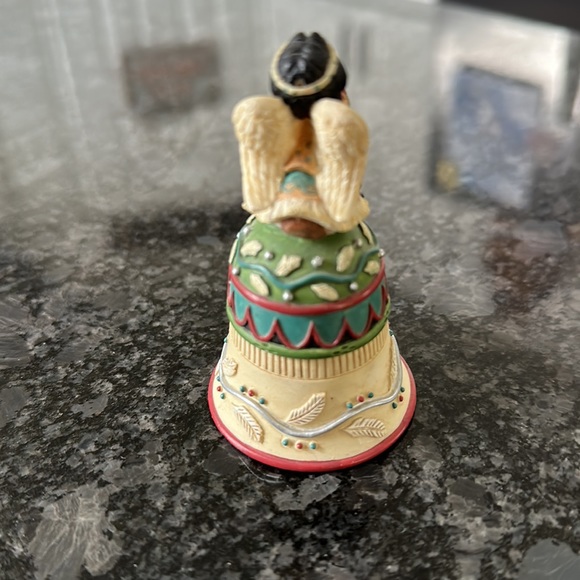 Enesco friends of a feather Native American girl blowing horn - Picture 2 of 3